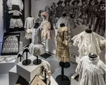 Des échoppes aux grands magasins