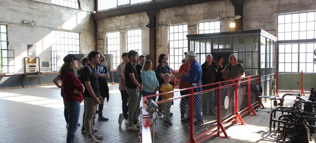 Visite dans la salle de la machine
