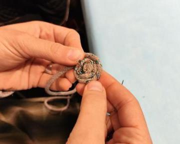 Atelier Réalisation d'une broche en passementerie