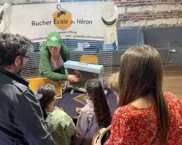 Rencontre avec le rucher-école